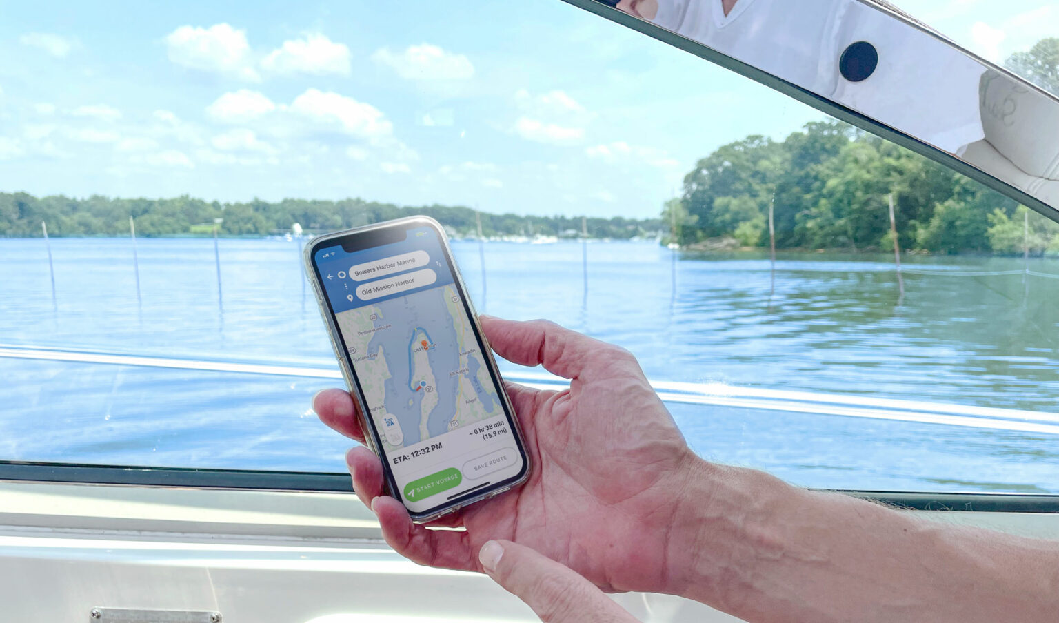 Choosing Boating iPhone Apps for GPS Marine Navigation on Boats My