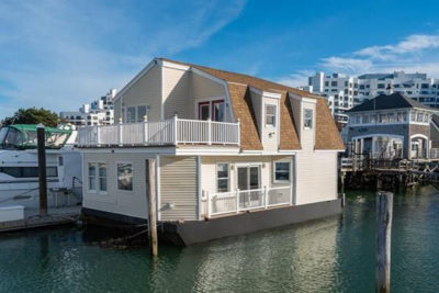 floating house houseboat