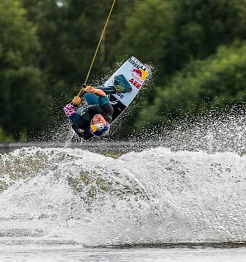 wakeboarding boat