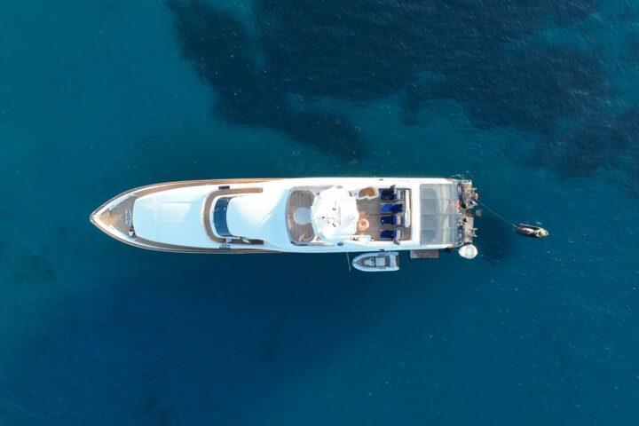 25 center console boat